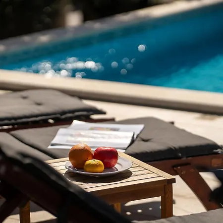 Idyllische Mit Panorama Meerblick, Privatpool, Babybett, Aussendusche, Umgeben Von Oleander Und Oliven Semesterbostad *