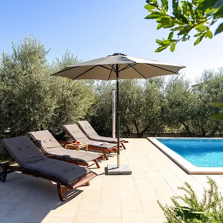 Idyllische Mit Panorama Meerblick, Privatpool, Babybett, Aussendusche, Umgeben Von Oleander Und Oliven Semesterbostad Poreč