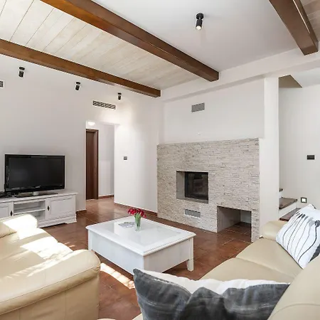 Idyllische Mit Panorama Meerblick, Privatpool, Babybett, Aussendusche, Umgeben Von Oleander Und Oliven