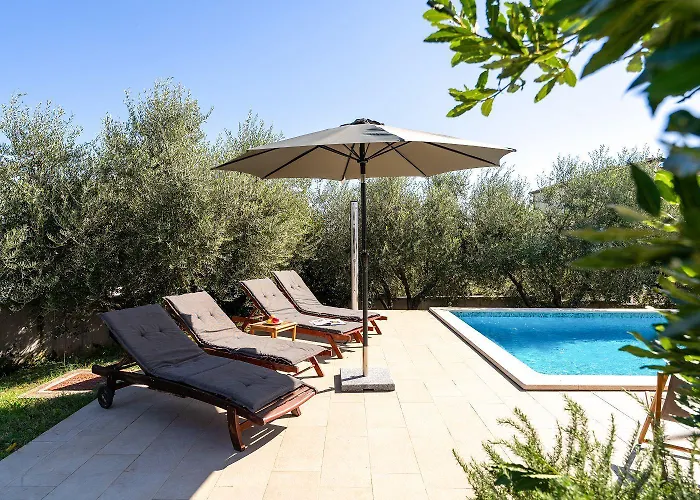 Idyllische Mit Panorama Meerblick, Privatpool, Babybett, Aussendusche, Umgeben Von Oleander Und Oliven Semesterbostad Poreč