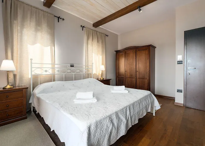 Idyllische Mit Panorama Meerblick, Privatpool, Babybett, Aussendusche, Umgeben Von Oleander Und Oliven Semesterbostad