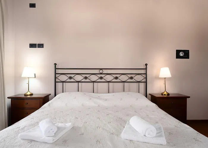 Idyllische Mit Panorama Meerblick, Privatpool, Babybett, Aussendusche, Umgeben Von Oleander Und Oliven