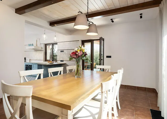 Idyllische Mit Panorama Meerblick, Privatpool, Babybett, Aussendusche, Umgeben Von Oleander Und Oliven