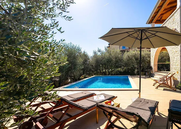 Idyllische Mit Panorama Meerblick, Privatpool, Babybett, Aussendusche, Umgeben Von Oleander Und Oliven Semesterbostad